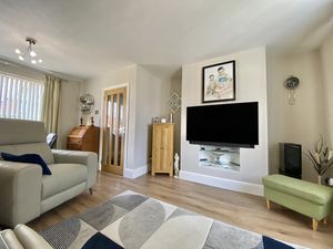 Lounge/Diner- click for photo gallery